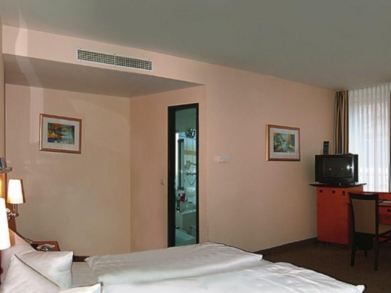 Hotel Alt Tempelhof Berlin Exterior photo