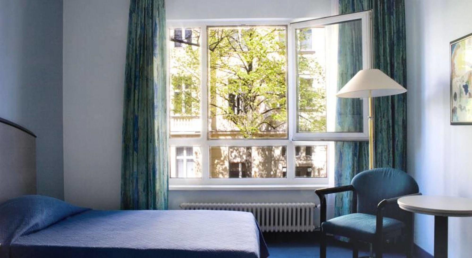 Hotel Alt Tempelhof Berlin Exterior photo
